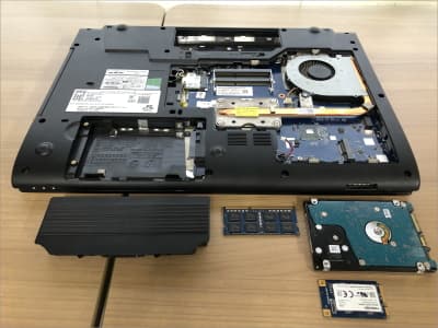 ハードディスク（SSD）を外した画像