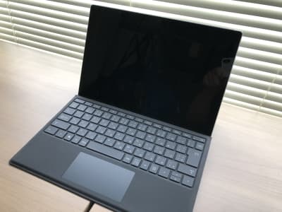 Surfaceを放電している画像